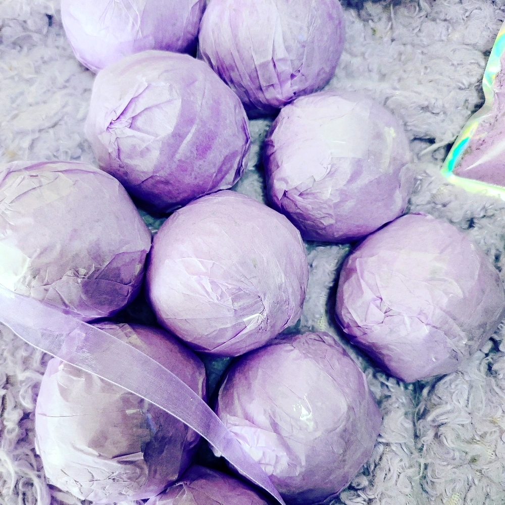 6 large Lavander bath bombs